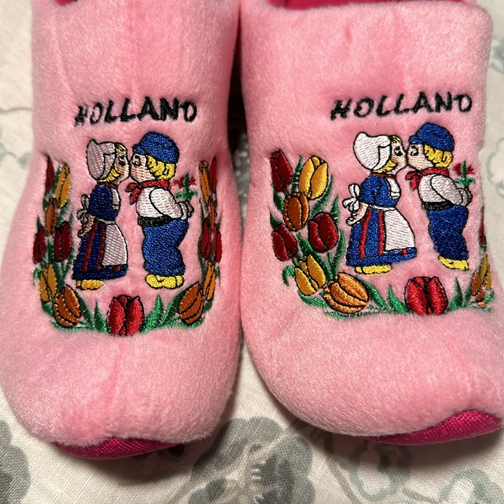 Slippers - Picture 3 of 4